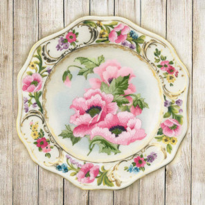 Фрагмент Тарелка с розовыми маками Набор для вышивки гладью Риолис 0075РТ