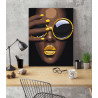 Пример в интерьере Африканка с желтыми очками Раскраска картина по номерам на холсте AAAA-RS020-100x125