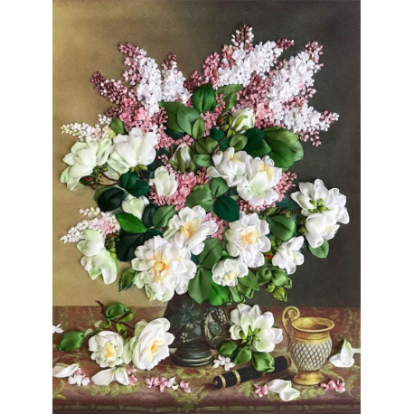  Белые розы и сирень Набор для вышивания лентами Каролинка КЛ(Н)-3039