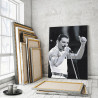 Пример в интерьере Фредди Меркьюри черно-белый 100х150 см Раскраска картина по номерам на холсте AAAA-RS191-100x150