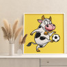 2 Корова с футбольным мячом Животные Спорт Футбол Для детей Детская Для мальчика Для девочки Легкая Маленькая Раскраска картина 