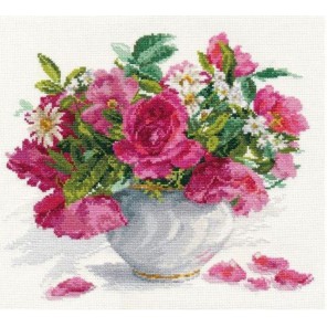 Цветущий сад: Розы и ромашки Набор для вышивания Алиса