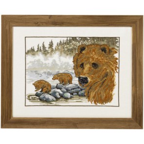  Бурый медведь Набор для вышивания Permin 70-0174