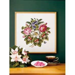  Розы, лилии и земляника Набор для вышивания Permin 90-4145