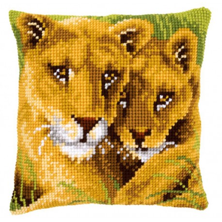 Лев с львенком Набор для вышивания подушки VERVACO